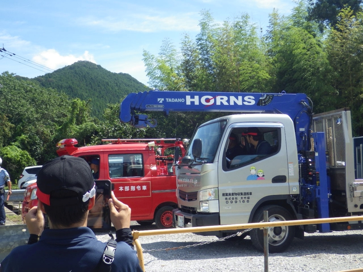 不整地運搬車