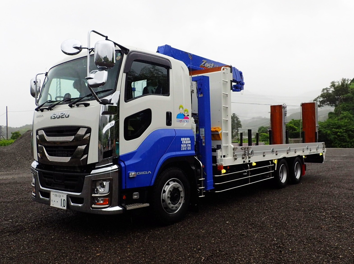 ISUZU GIGAMAX CARGO CRANE